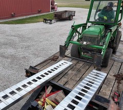 72″x14″x2.5″ Heavy Duty Aluminum Trailer Loading Ramps 5000 lbs Capacity (Pair)